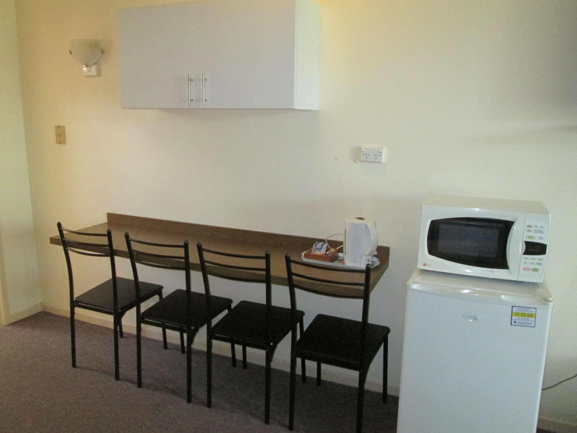 Tower Court Motel - Adults Only Haven Hervey Bay Dış mekan fotoğraf