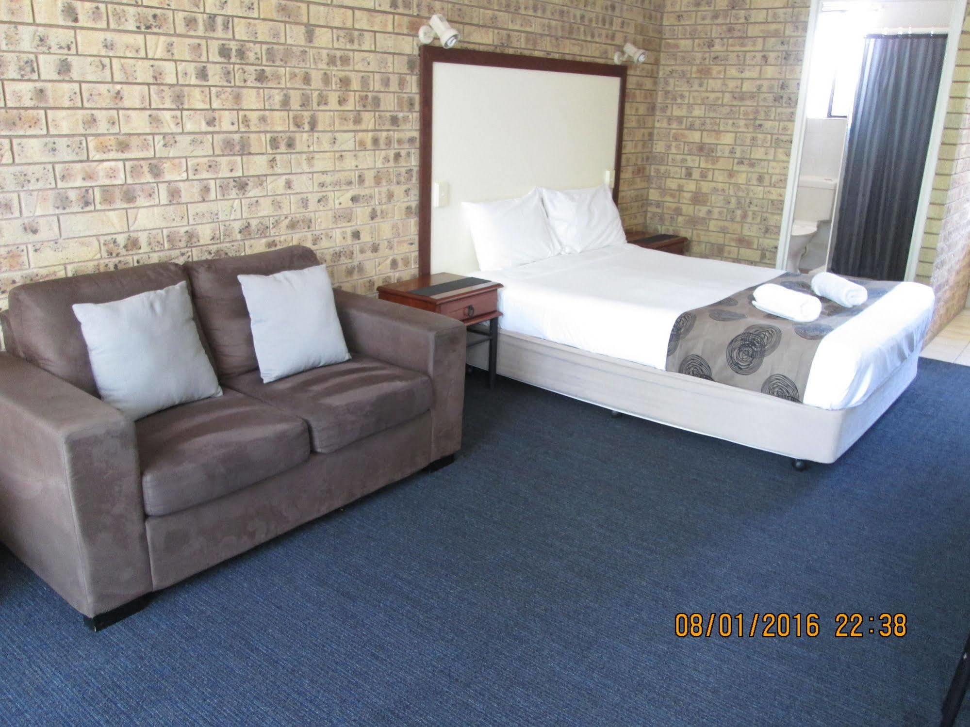 Tower Court Motel - Adults Only Haven Hervey Bay Dış mekan fotoğraf